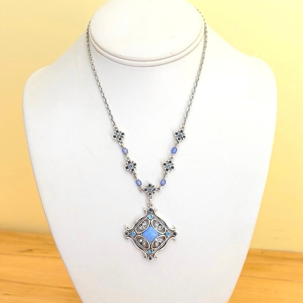 1970s Vtg Avon NR Faux Moonstone Rhinestone Pendant Necklace Filigree Cabochon